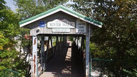 THE 5 CLOSEST Hotels to Burk's Falls and District Museum.